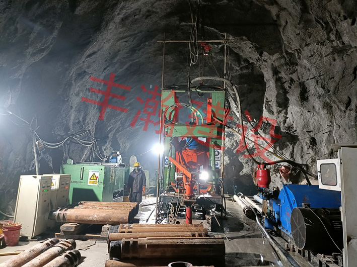 尼泊爾三金考拉水電站，第二條60°斜井一次成井，2.6米直徑，深度250米，成功開(kāi)鉆